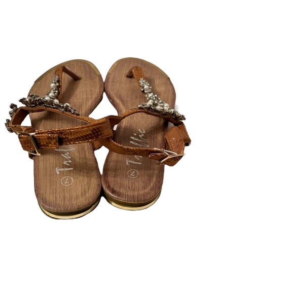 Traffic Tan Embellished T-Bar Sandals Size 7 - Picture 4 of 6